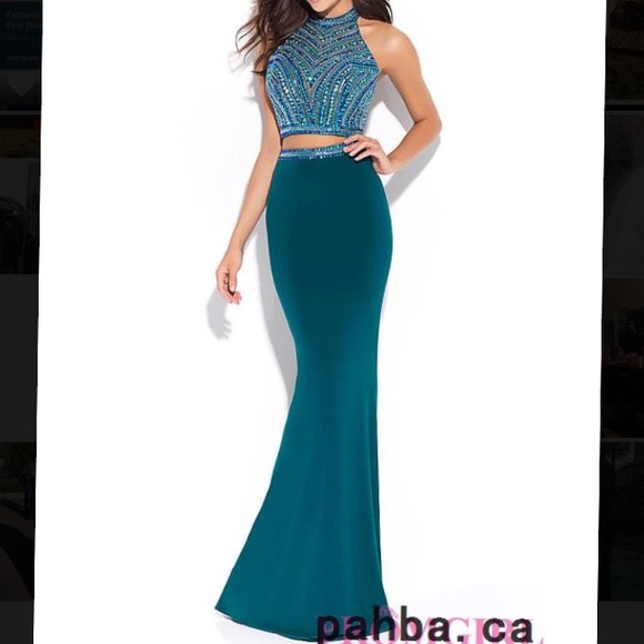 TWO PIECE GREEN/BLUE PROM DRESS - Picture 4 of 8